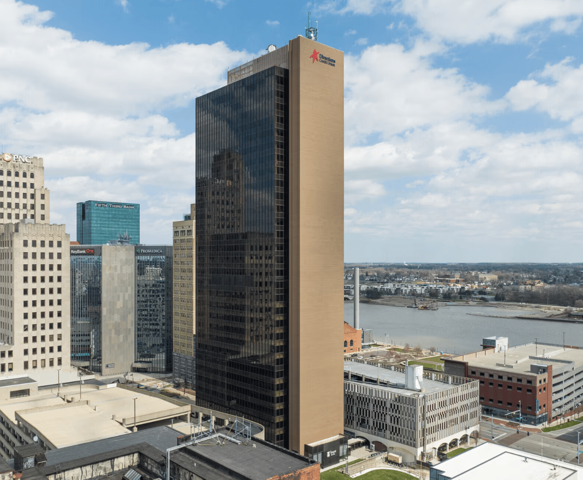 200 N Saint Clair St