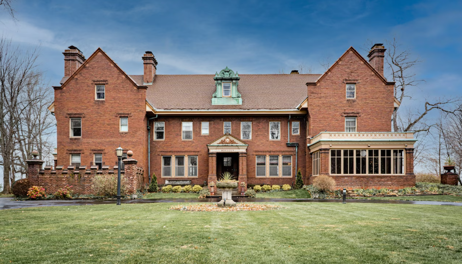 12725 Lake Shore Blvd. | Bratenahl