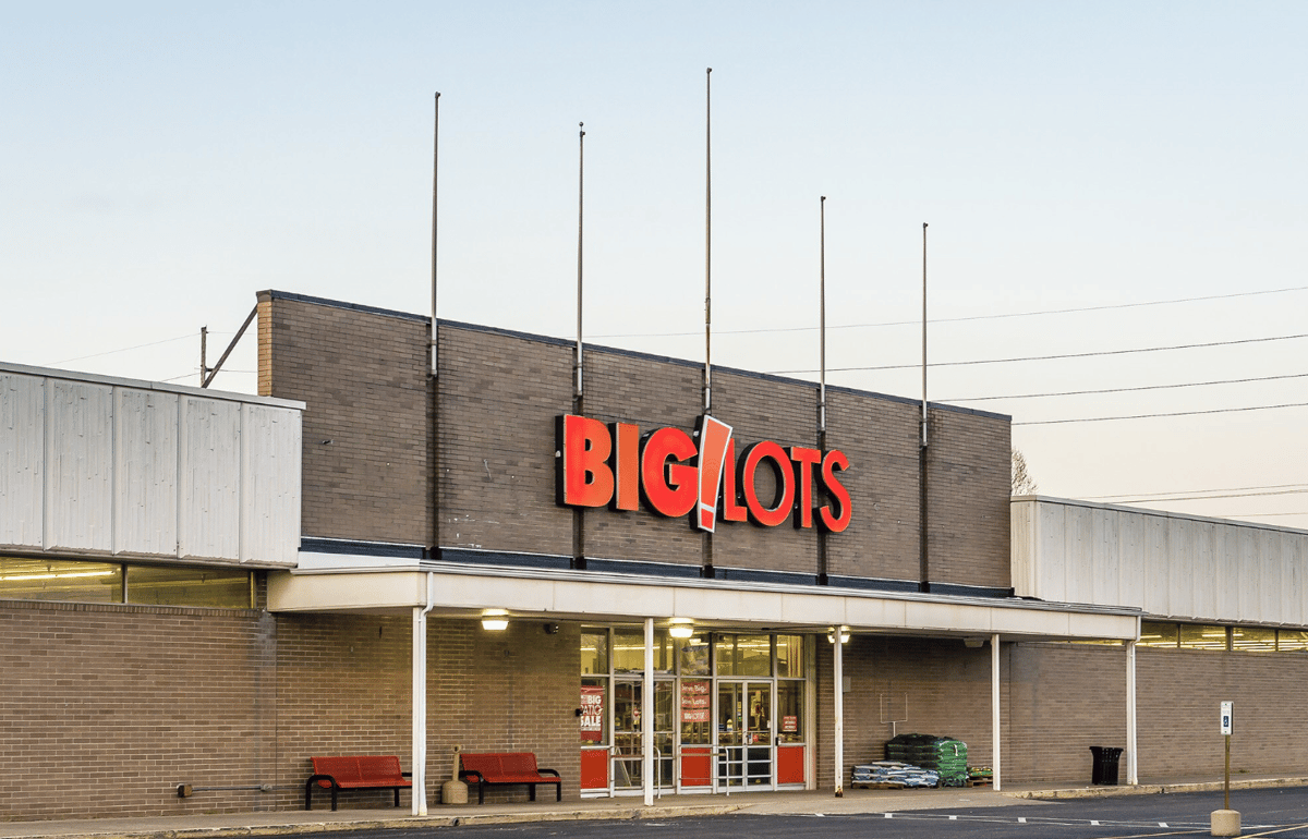 300 Downtowner Plaza | Coshocton